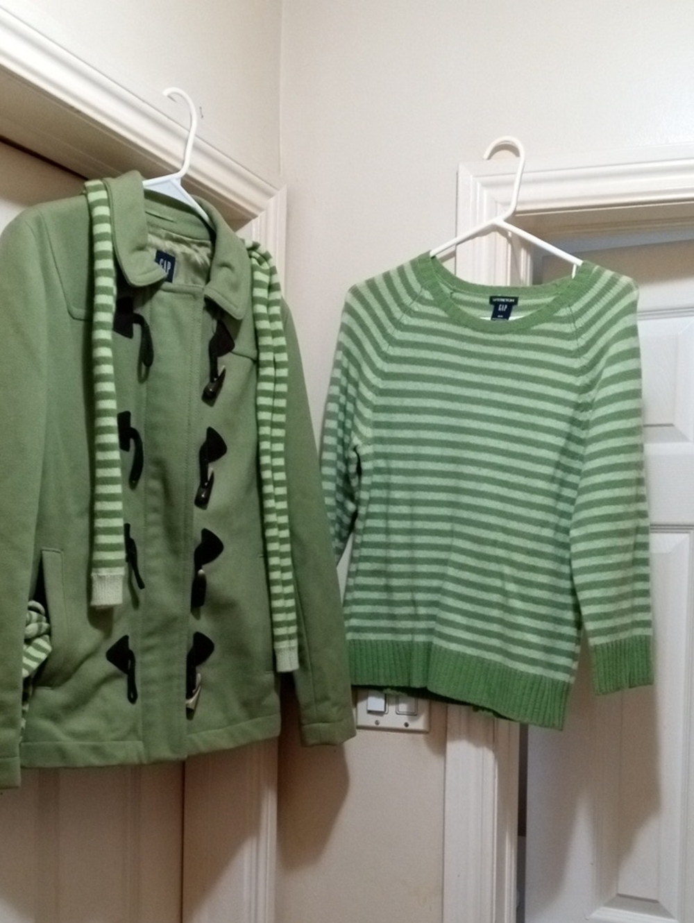 Vintage GAP Women's Green Striped Crewneck Sweater &COAT Scarf Mitt